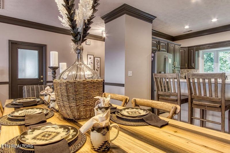 452 Maggie Mack Ln, Sevierville, TN 37862