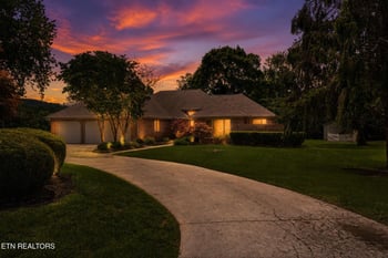 452 Mariner Point Dr, Clinton, TN 37716