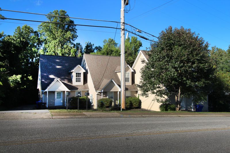 452 W Outer Dr, Oak Ridge, TN 37830