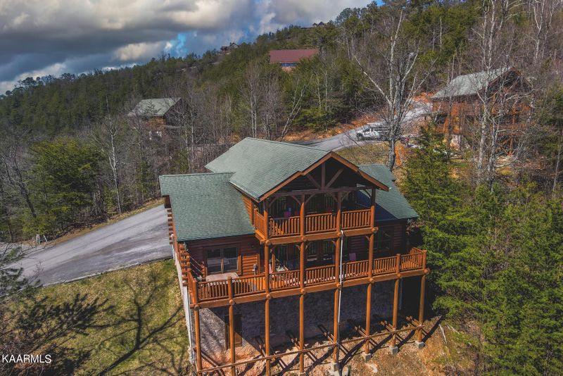 4524 Stackstone Rd, Sevierville, TN 37862