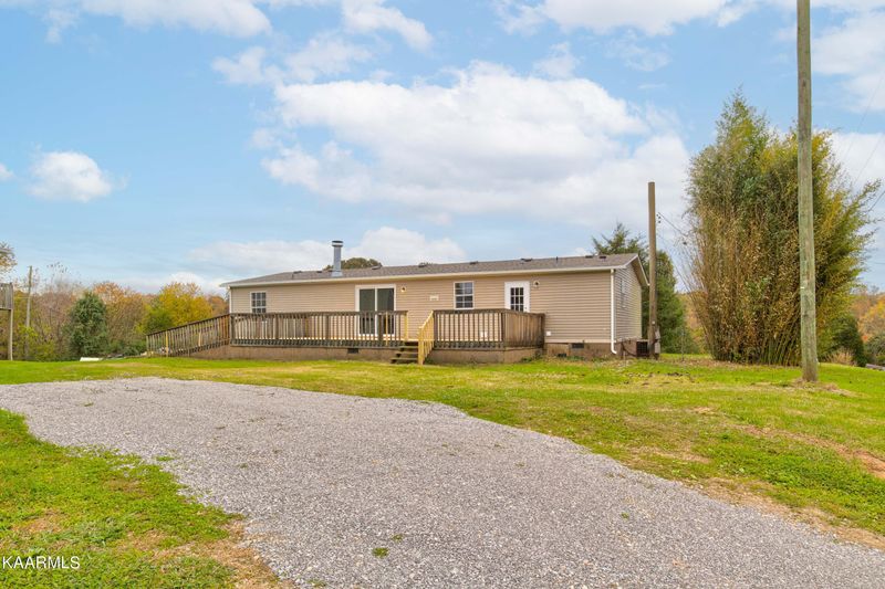 4526 Winslow Dr, Strawberry Plains, TN 37871