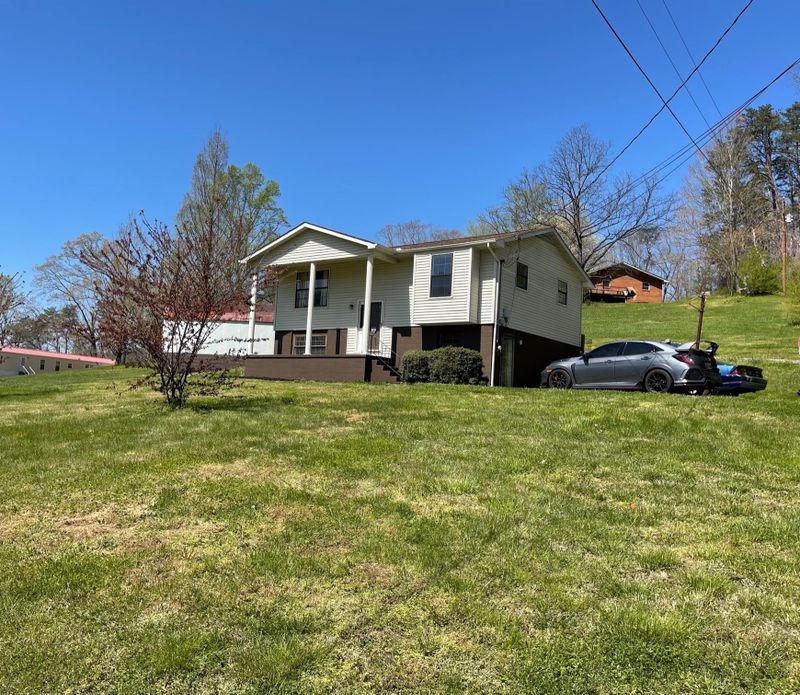 4527 Rocky Branch Rd, Walland, TN 37886