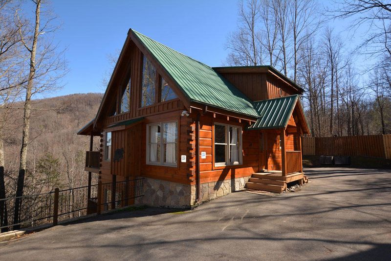 453 Loop Rd, Gatlinburg, TN 37738