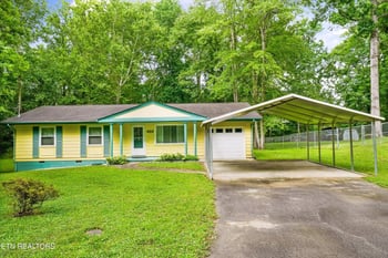 453 Oliver Dr, Oliver Springs, TN 37840