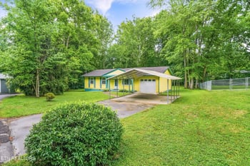 453 Oliver Dr, Oliver Springs, TN 37840