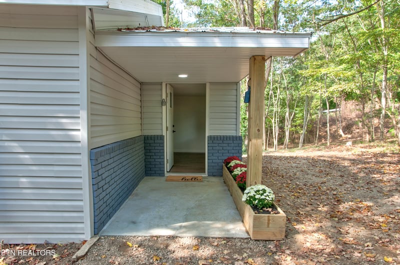 4532 Cambridge Rd, Walland, TN 37886