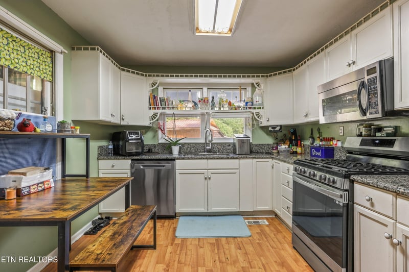 4532 E Lamar Alexander Pkwy, Walland, TN 37886