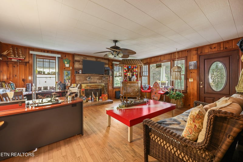 4532 E Lamar Alexander Pkwy, Walland, TN 37886