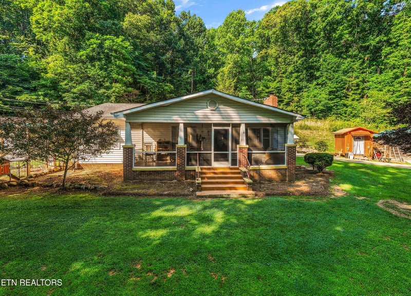 4532 E Lamar Alexander Pkwy, Walland, TN 37886