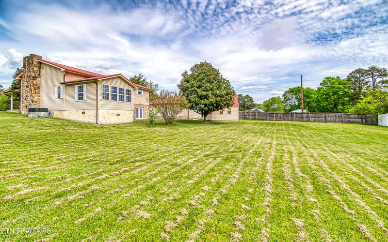 4533 Hines Valley Rd, Lenoir City, TN 37771