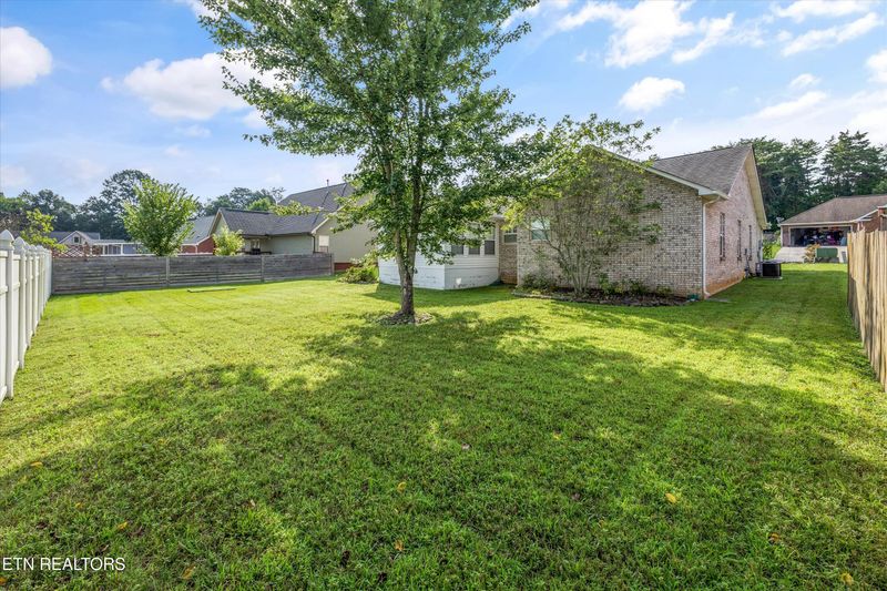 4535 Waldon Pond Ln, Corryton, TN 37721