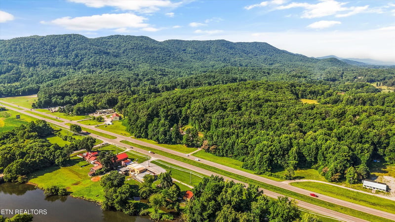 4536 E Lamar Alexander Pkwy, Walland, TN 37886