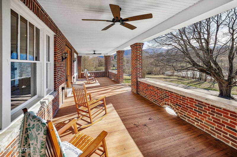 4537 Old Walland Hwy, Walland, TN 37886