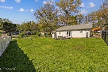 4540 Wildwood Springs Rd, Maryville, TN 37804