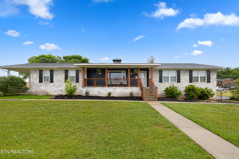 4541 Cobblestone Cir, Knoxville, TN 37938