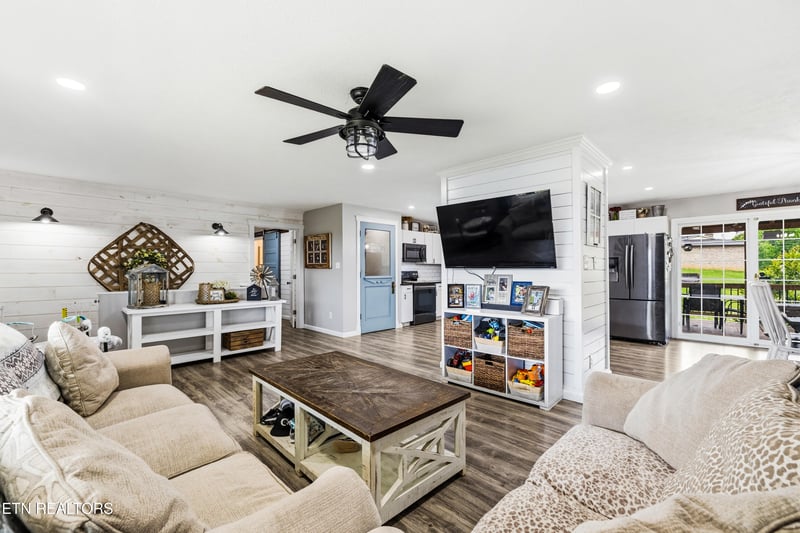 4541 Cobblestone Cir, Knoxville, TN 37938