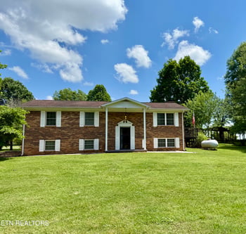 4544 N Wildwood Rd, Maryville, TN 37804