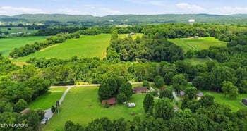 4544 N Wildwood Rd, Maryville, TN 37804