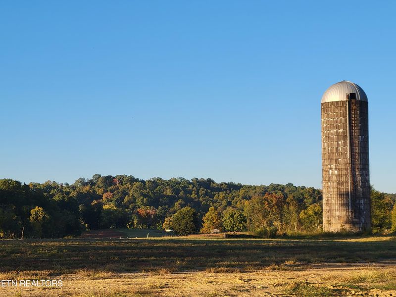 4544 Old Club Rd, Loudon, TN 37774