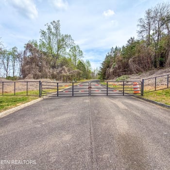 4547 Ironstone Ln, Knoxville, TN 37938