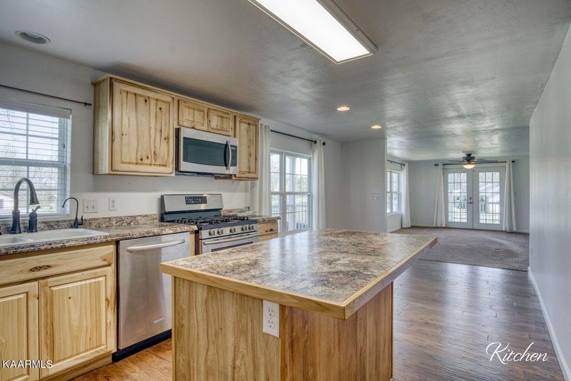455 Earl Jones Rd, Crossville, TN 38555