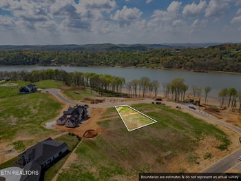 455 Firefly Dr, Loudon, TN 37774