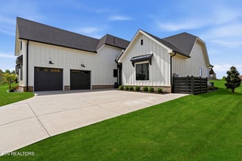 455 Old Barn Ln, Loudon, TN 37774