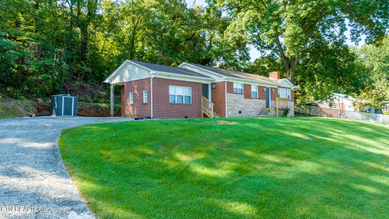 455 Valley View Dr, Morristown, TN 37813