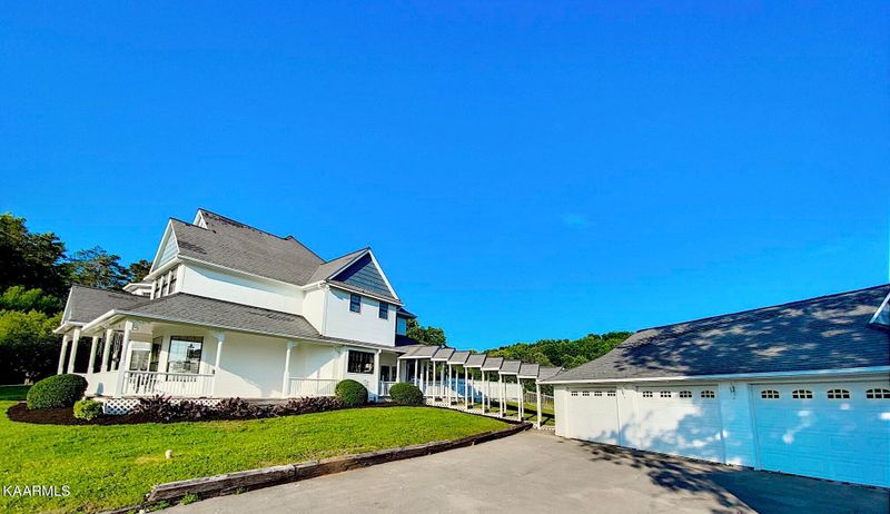 455 White Oak Dr, Seymour, TN 37865