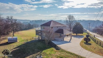 4554 Gravelly Hills Rd, Louisville, TN 37777