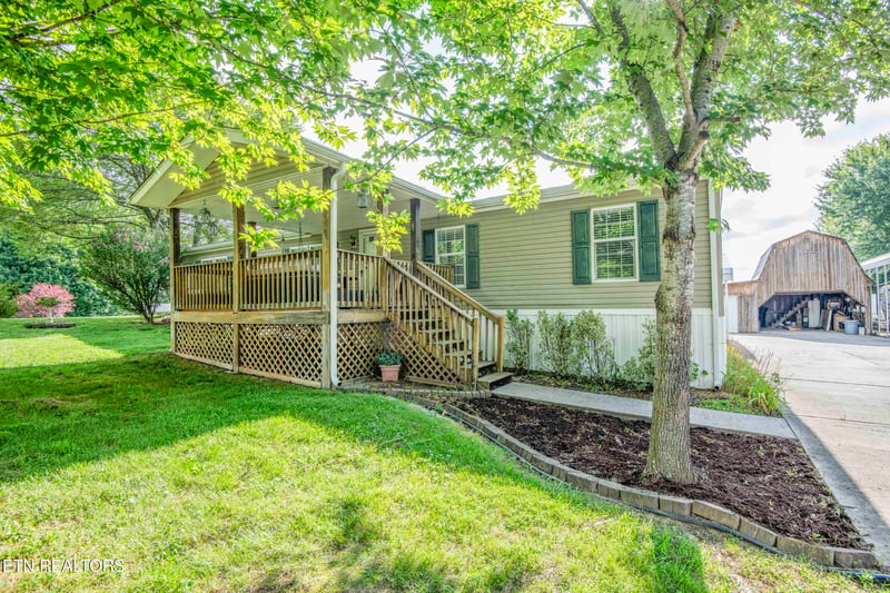 4556 Cherokee Dr, Strawberry Plains, TN 37871
