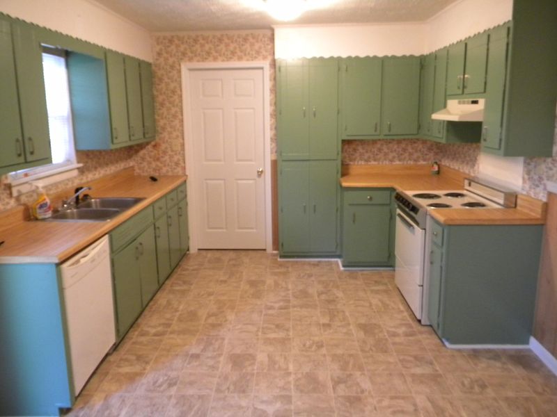 456 Lee Dr, Crossville, TN 38555