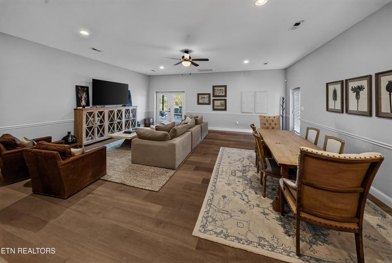 4560 Gravelly Hills Rd, Louisville, TN 37777