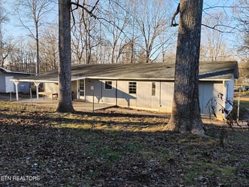 4563 Cherokee Dr, Strawberry Plains, TN 37871