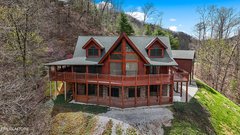 4565 Long Rifle Rd, Sevierville, TN 37862