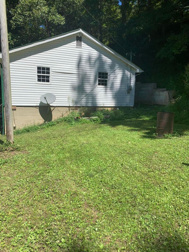 4570 Highway 25w, Lafollette, TN 37766