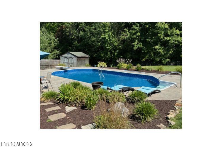 4578 Waldon Pond Ln, Corryton, TN 37721