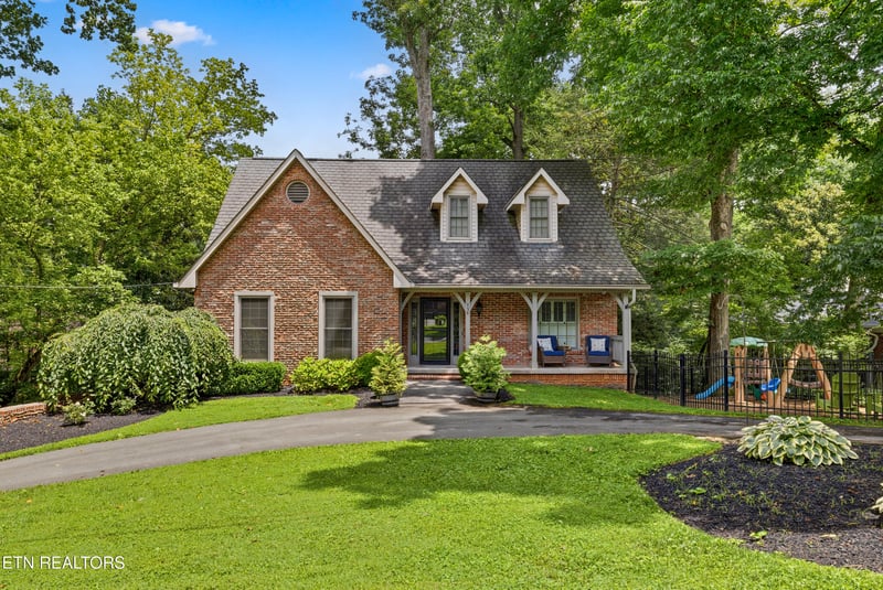 458 Oakhurst Dr, Knoxville, TN 37919