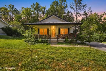 458 Slaven Ln, Oneida, TN 37841