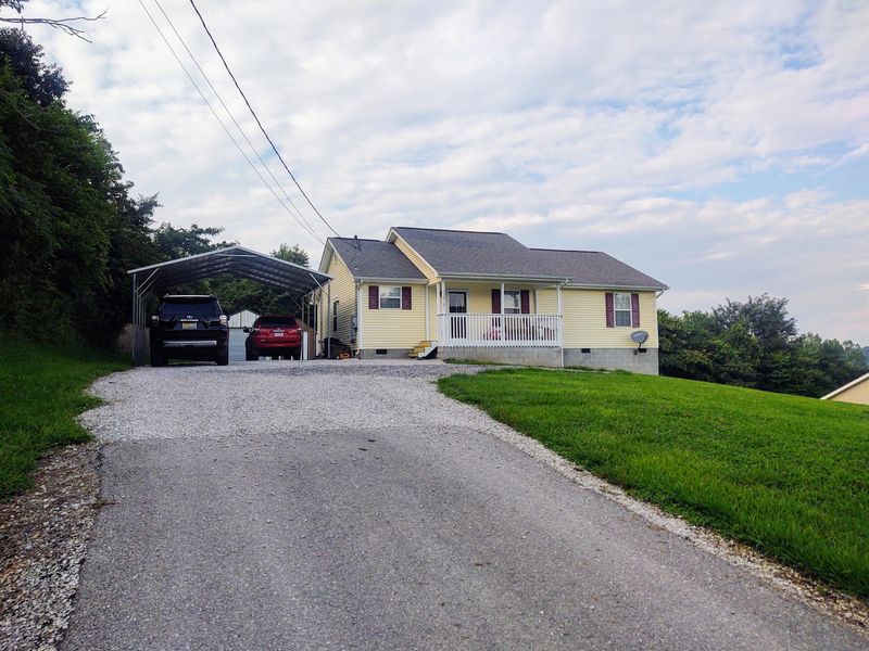 459 Clear Branch Rd, Rocky Top, TN 37769