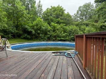 459 Dogwood Ln, Jacksboro, TN 37757