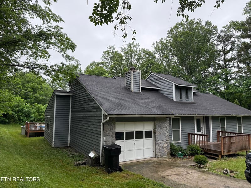 459 Dogwood Ln, Jacksboro, TN 37757