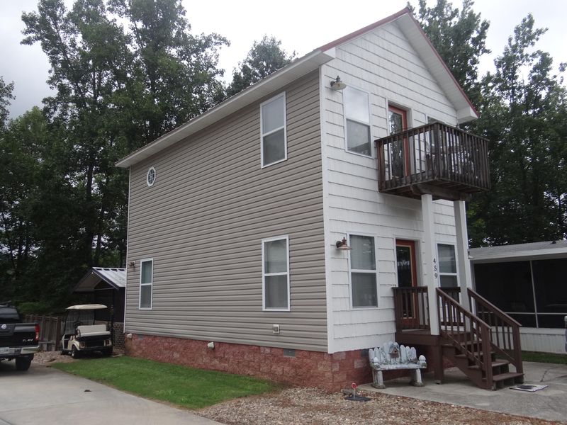 459 Mountain Thrush Dr, Townsend, TN 37882