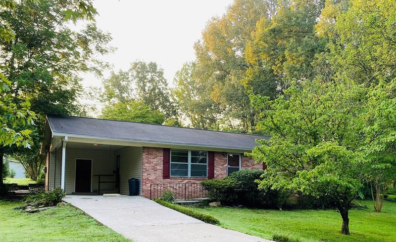 459 N Washington Ave, Etowah, TN 37331