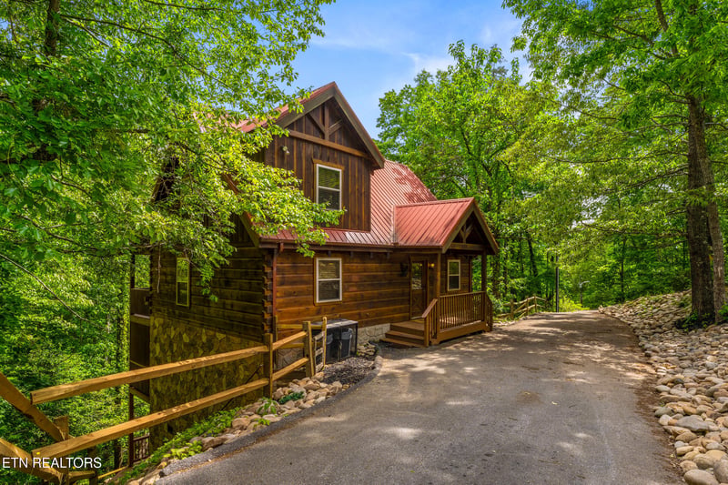 459 Ownby Cir, Gatlinburg, TN 37738
