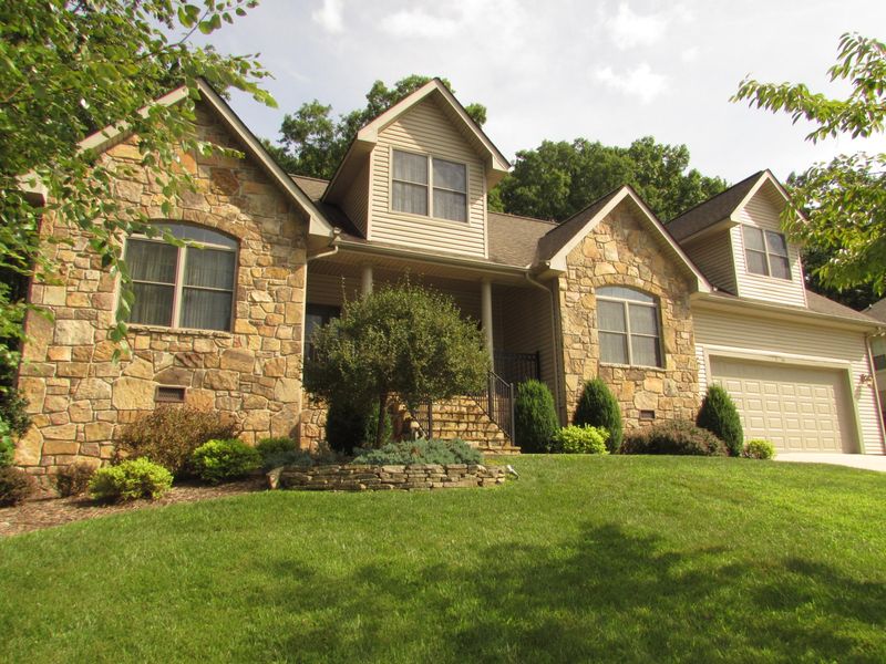 46 Chelteham Ln, Crossville, TN 38558