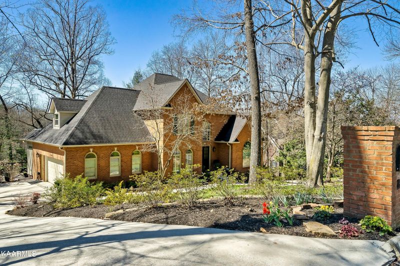 46 Rivers Run Way, Oak Ridge, TN 37830