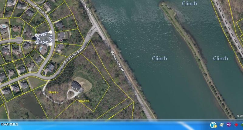 46 Riverside Dr, Oak Ridge, TN 37830