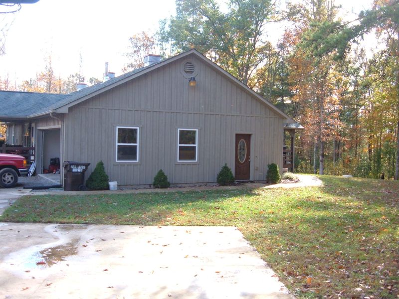 460 Chance Dr, Oneida, TN 37841
