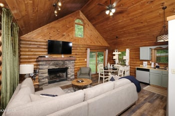 460 Huskey Grove Road Rd, Pigeon Forge, TN 37876